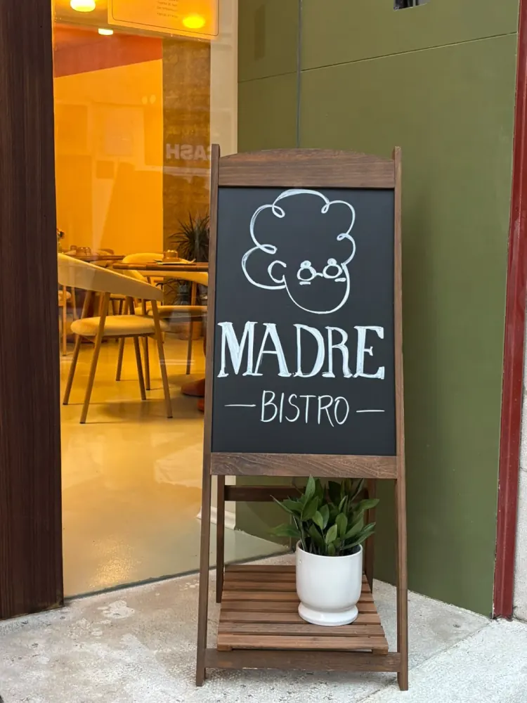 Madre Bistro natpis
