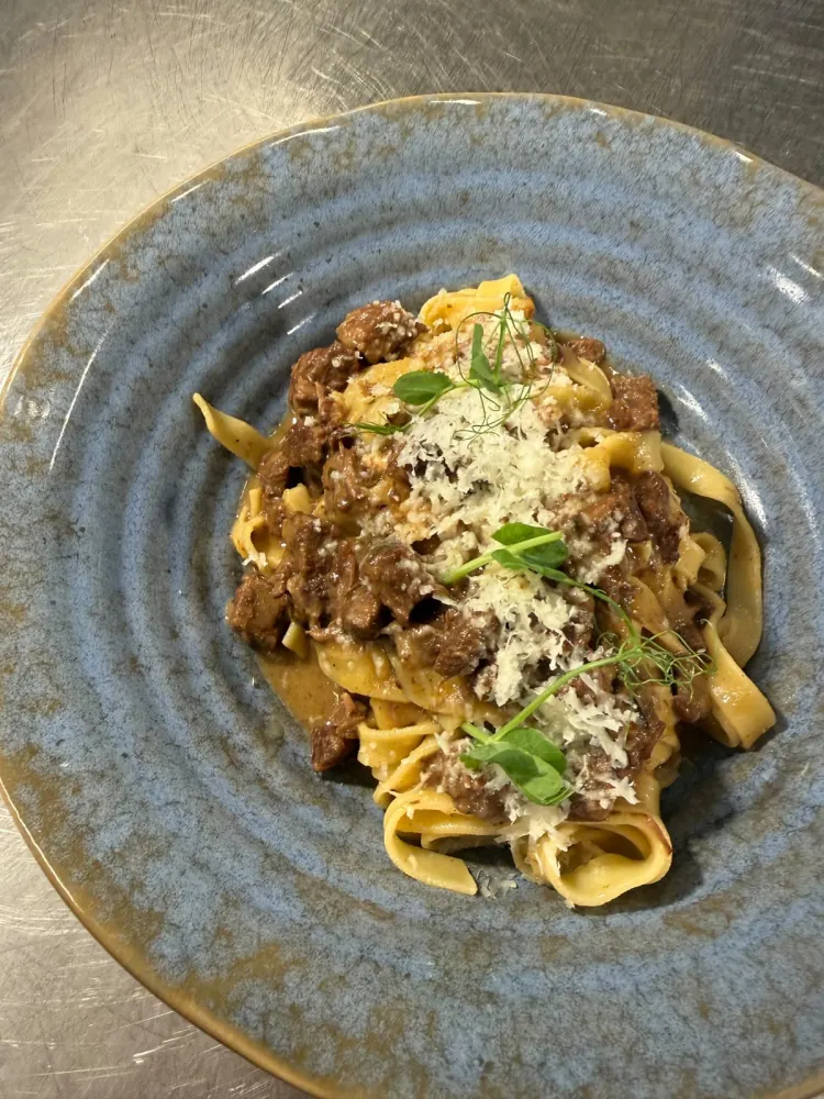 Tagliatelle s ragu od junetine